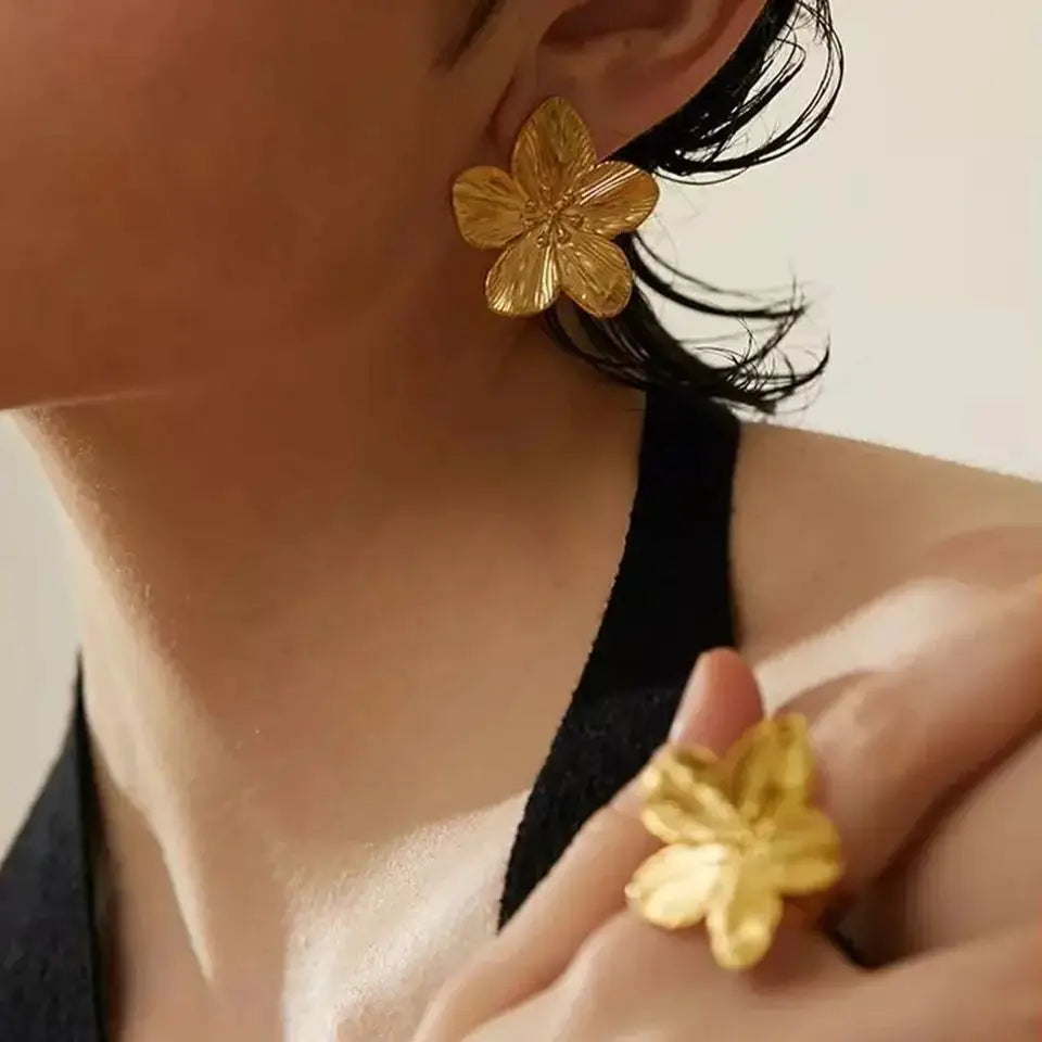 Elegant Stainless Steel Big Bloom Flower Rings For Women Gold Color New Style Open Rings Finger Jewelry Wedding Her Gift Punk