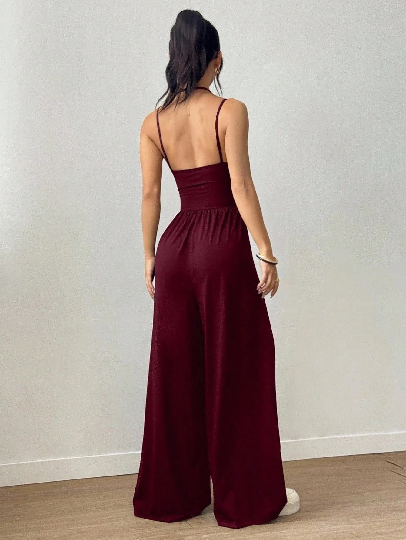 Women's Casual Solid Color Pleating Loose Straight Jumpsuit A-line Backless Halter Neck Slim Cami Jumpsuit Streetwear 2025