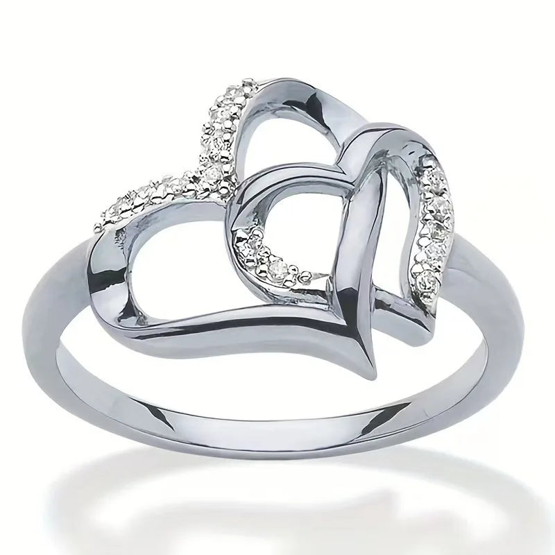 A pair of heart-shaped rings for women, simple and youthful in style.