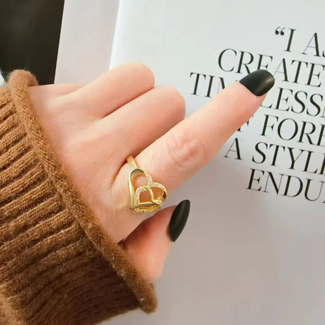 A pair of heart-shaped rings for women, simple and youthful in style.