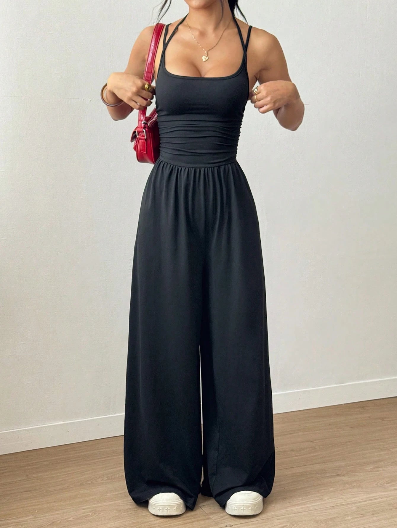 Women's Casual Solid Color Pleating Loose Straight Jumpsuit A-line Backless Halter Neck Slim Cami Jumpsuit Streetwear 2025